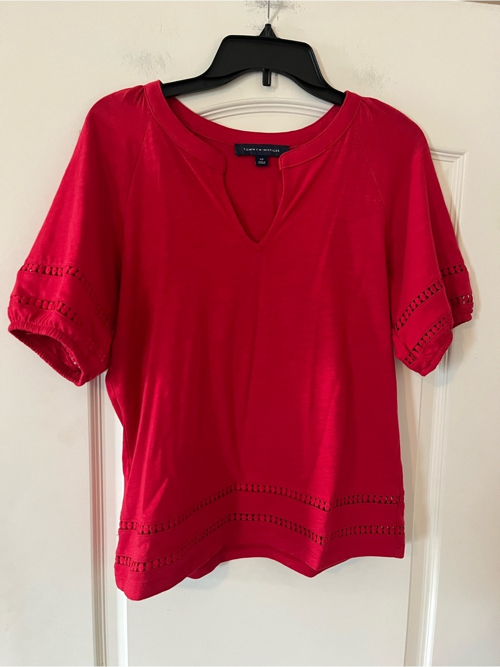 Tommy Hilfiger Red Short-Sleeve Split-Neck Top Women’s Size Small